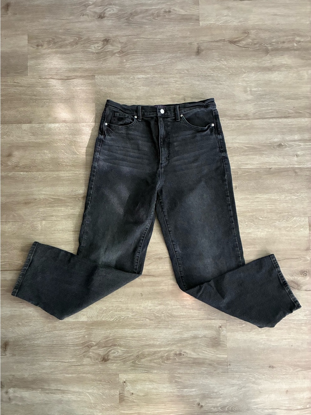 Women’s Black Straight-Leg Jeans